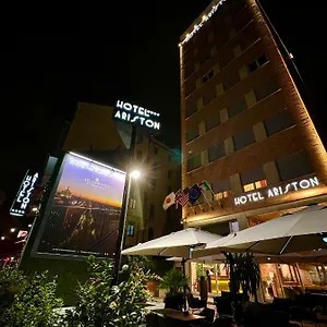 Hotel Ariston, Milão
