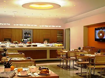 Una Hotels Mediterraneo Milano 4*, Milan